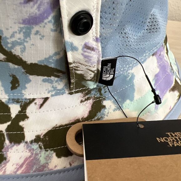 THE NORTH FACE REVERSIBLE BUCKET HAT, SIZE S/M White Dune Pain - Picture 2 of 12